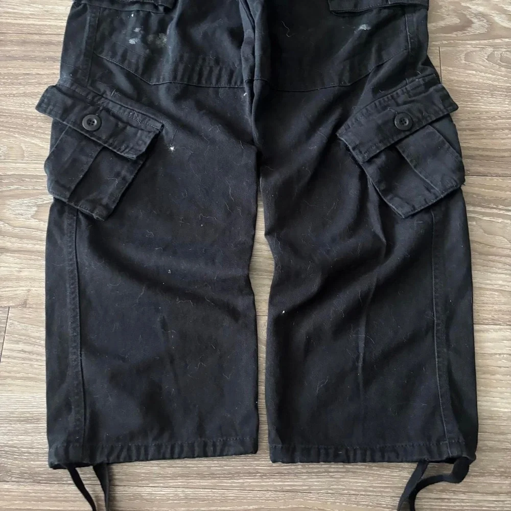Vintage Y2K/2000s Baggy Black Streetwear Skater Style Paint Splatter Cargo Pants